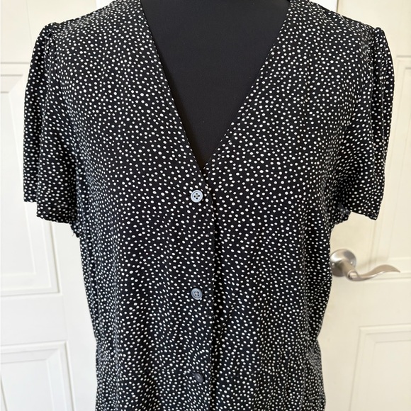 GAP Black and White Polka Dot button up dress. - Picture 4 of 13